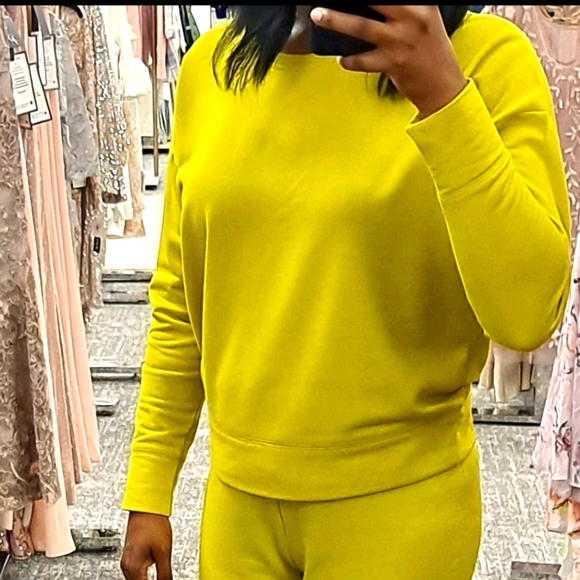 Fashion Sweatshirt - Picture 4 of 4